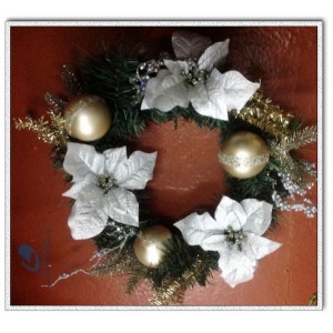 http://www.ls-decos.com/405-1377-thickbox/christmas-wreath-with-poinsettia-.jpg