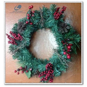 http://www.ls-decos.com/406-1378-thickbox/berry-christmas-wreath.jpg